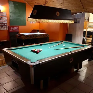Whole Basemenet Former Pub4 Stag Do/hen Party Apartment Budapest